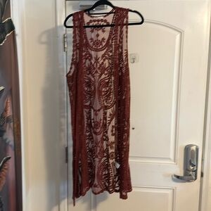 Sleeveless Lace Long Cardigan in Rust
